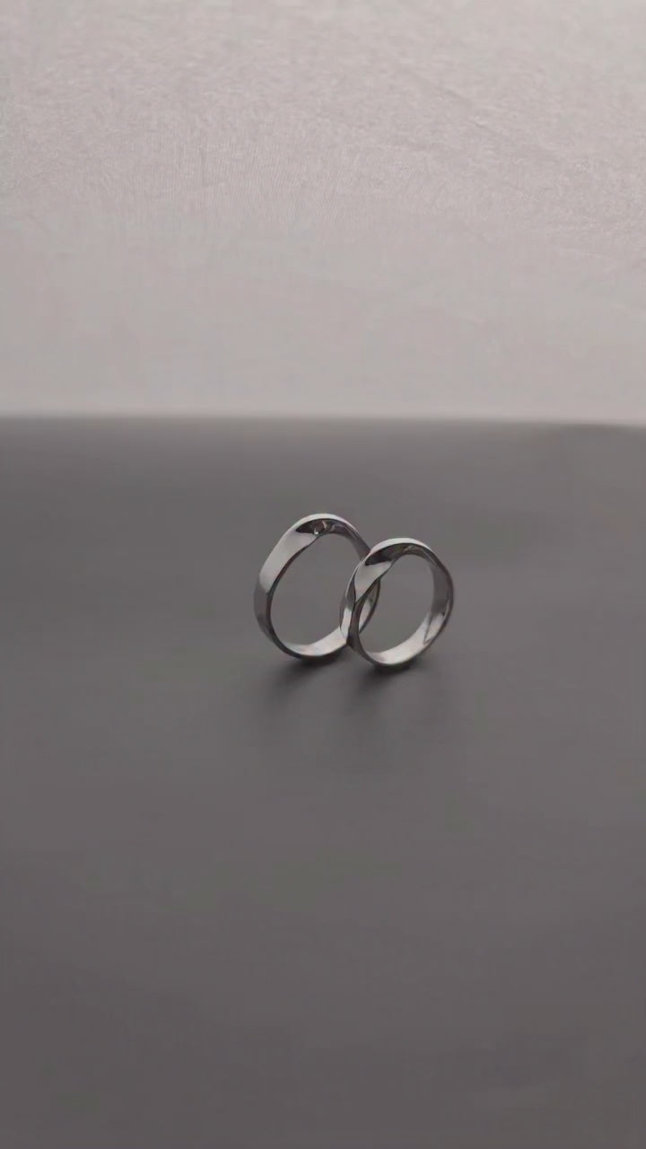 Couple R